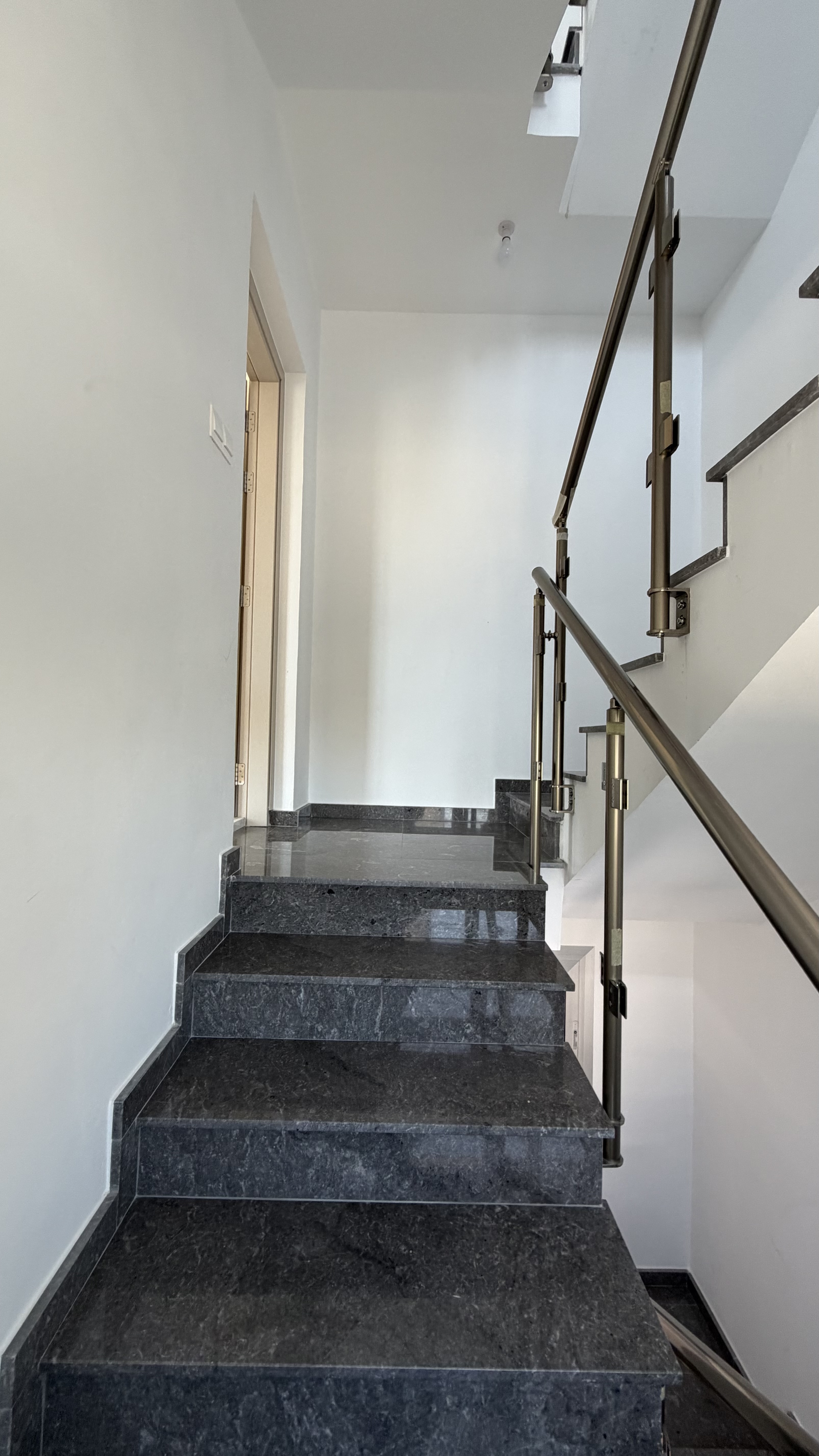 Modern new flat in Limassol photo 9